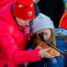 Tora Berger lærer prinsesse Ingrid Alexandra skiskyting. Foto: Vegard Wivestad Grøtt / NTB scanpix